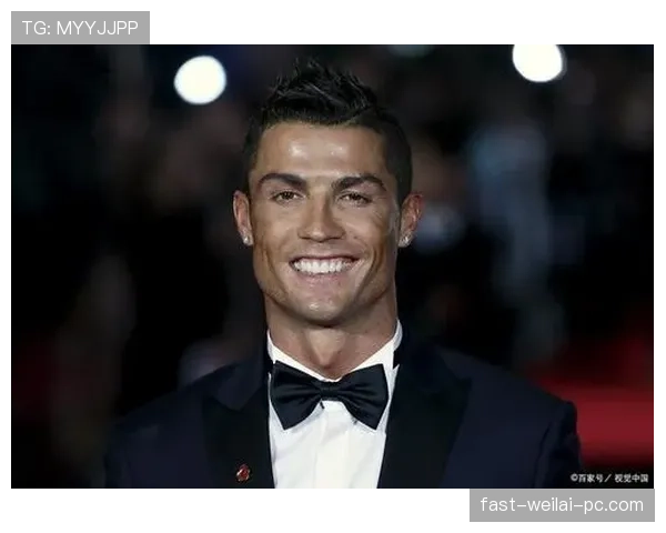 C罗家冰箱里塞满蛋白粉，邻居说半夜还能听见他做卷腹