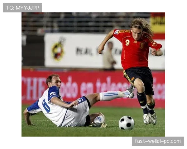 博斯克战术体系如何通过控球主导实现攻守平衡的持续优化？