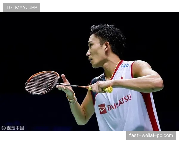 桃田贤斗训练完直接睡球场，这人是拿冠军当闹钟用？